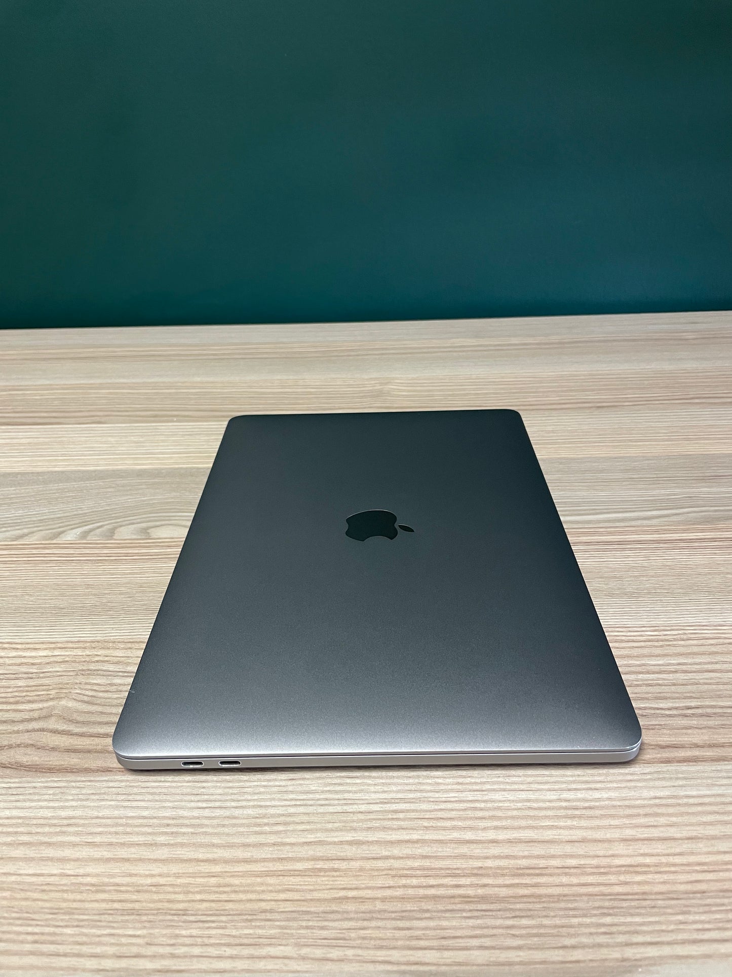 MacBook Pro 13-inch | M2 Chip | 16GB | 256GB - Space Grey (Pre-owned | B-Grade)