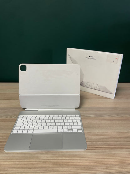Apple Magic Keyboard for iPad Pro 13-inch (M4) White - (Pre-owned |A-Grade)