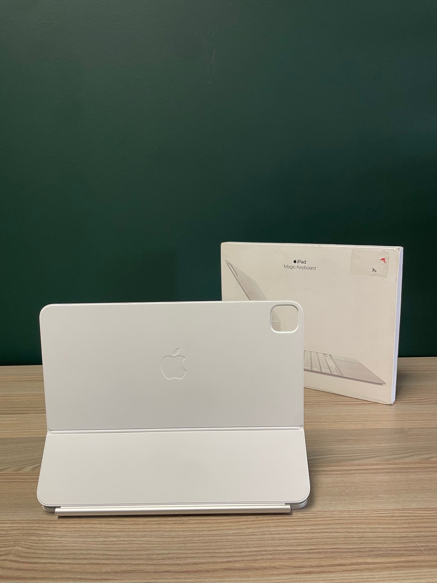 Apple Magic Keyboard for iPad Pro 13-inch (M4) White - (Pre-owned |A-Grade)