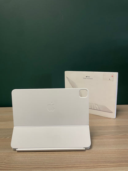 Apple Magic Keyboard for iPad Pro 13-inch (M4) White - (Pre-owned |A-Grade)