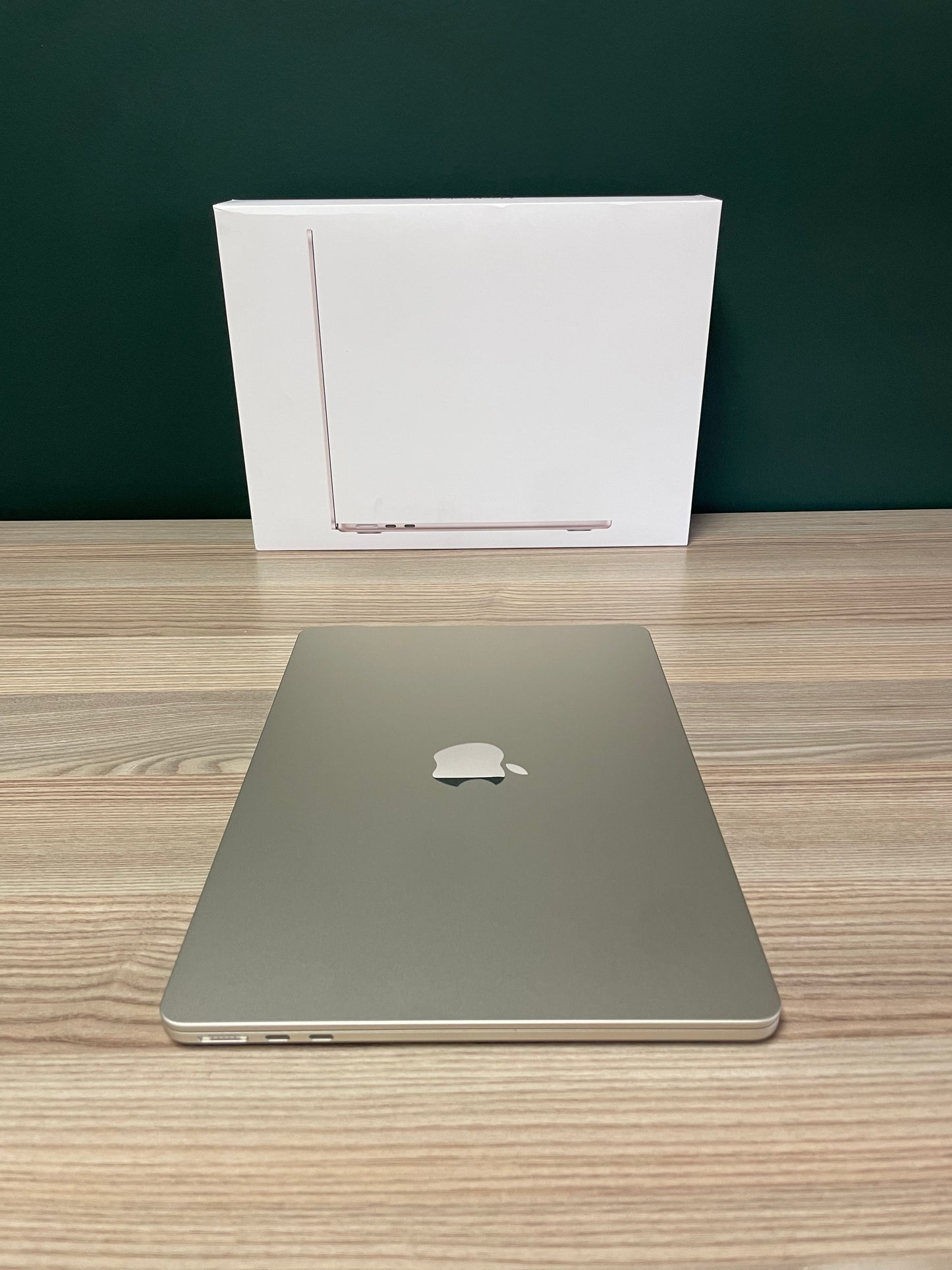 MacBook Air 13-inch | M5 Chip | 512GB | 16GB - Starlight (Pre-owned | A-Grade Pristine)