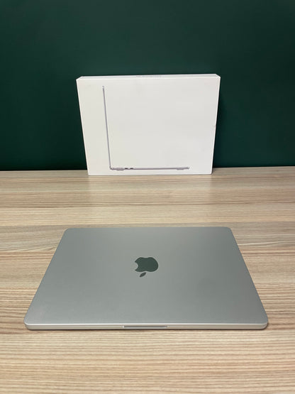 MacBook Air 13-inch | M4 Chip | 1TB | 16GB- Silver (Pre-owned | A-Grade Pristine)