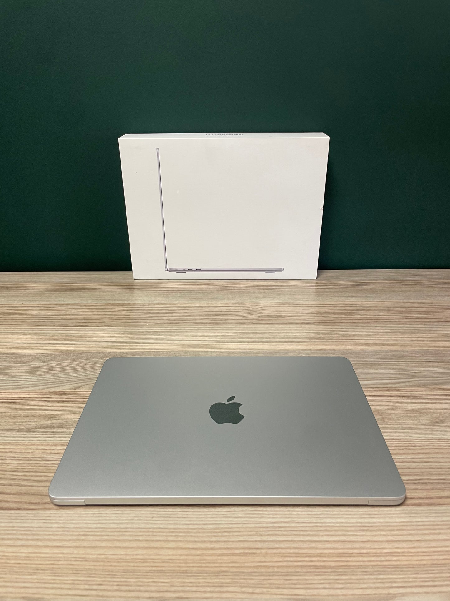 MacBook Air 13-inch | M4 Chip | 1TB | 16GB- Silver (Pre-owned | A-Grade Pristine)