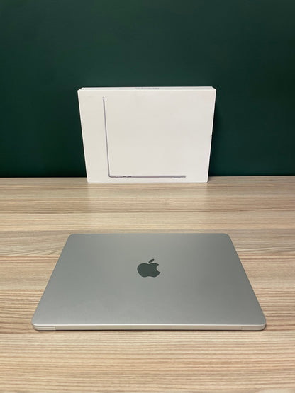 MacBook Air 13-inch | M4 Chip | 1TB | 16GB- Silver (Pre-owned | A-Grade Pristine)