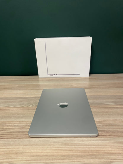 MacBook Air 13-inch | M4 Chip | 1TB | 16GB- Silver (Pre-owned | A-Grade Pristine)