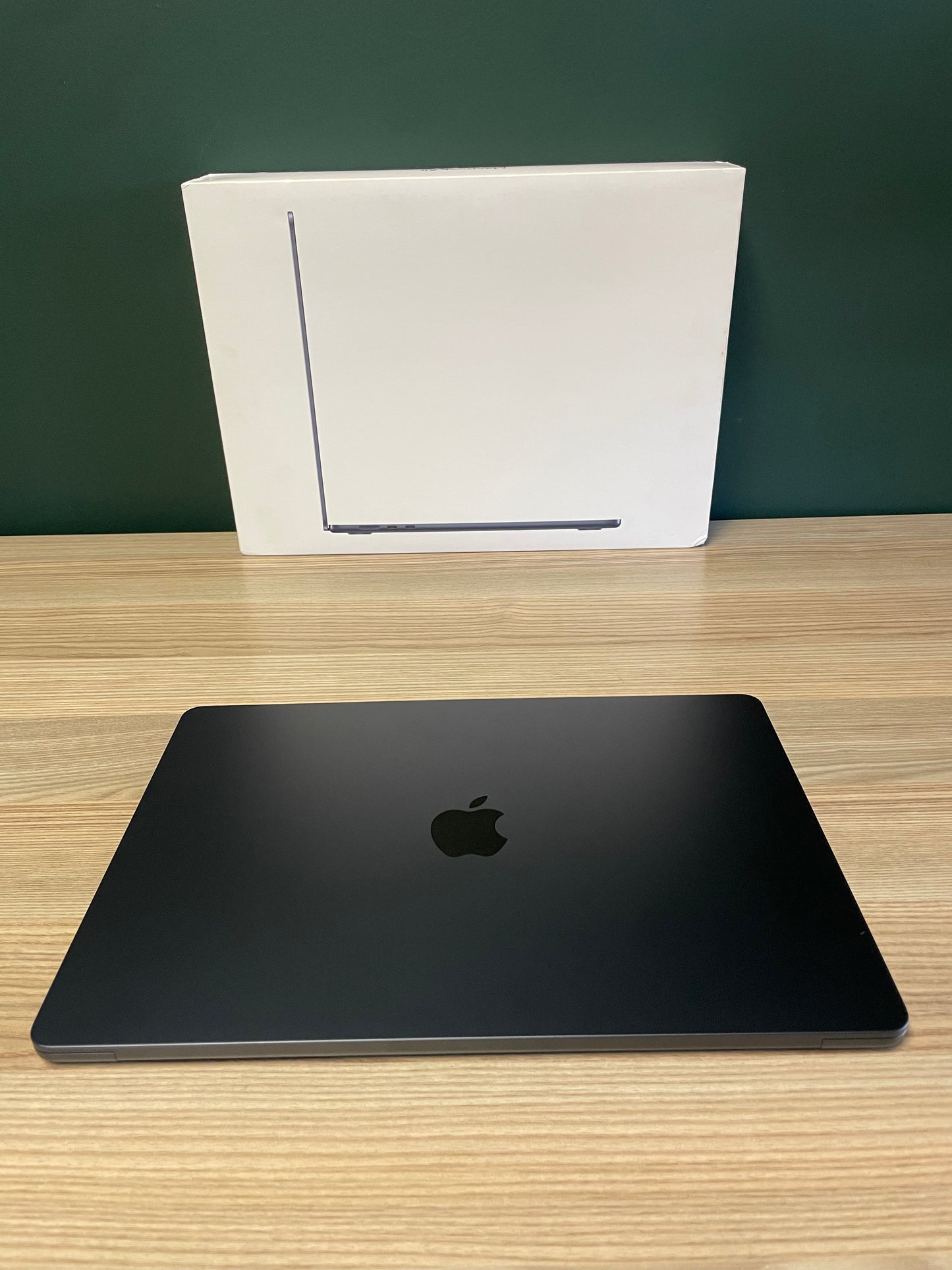MacBook Air 15-inch | M4 Chip | 512GB | 16GB - Midnight (Pre-owned | A-Grade Pristine)