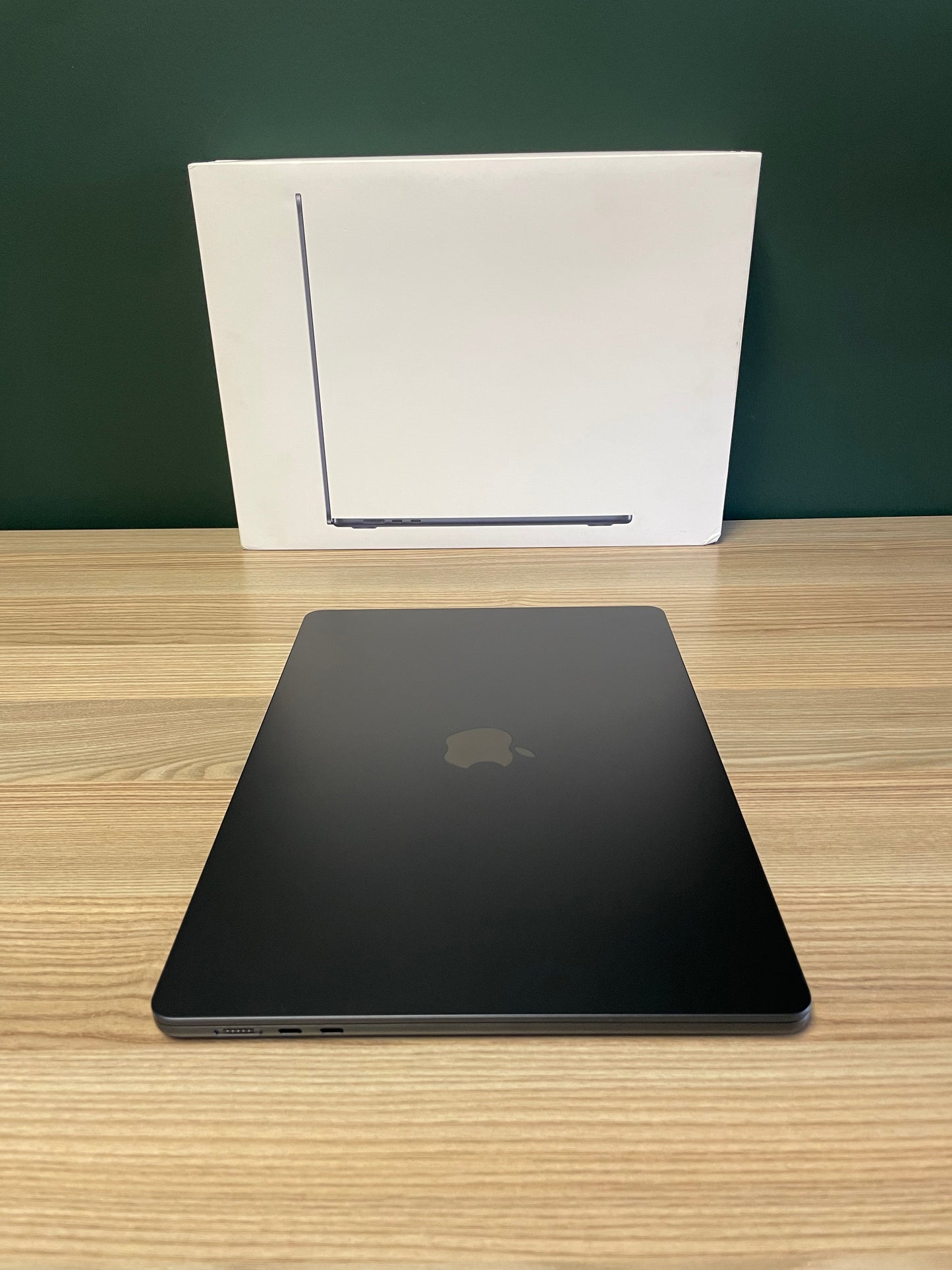 MacBook Air 15-inch | M4 Chip | 512GB | 16GB - Midnight (Pre-owned | A-Grade Pristine)