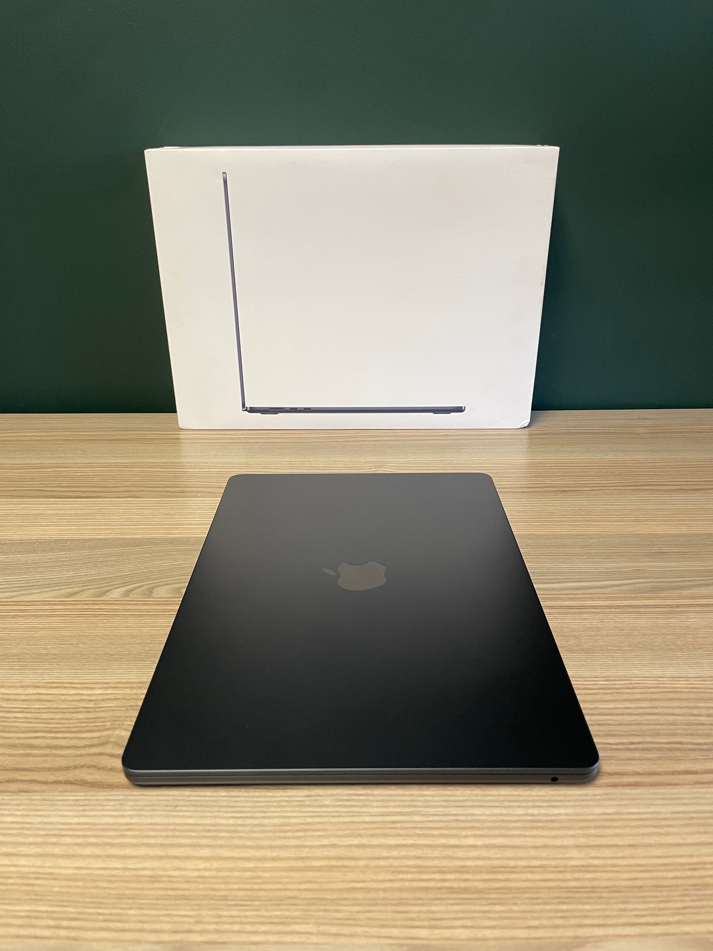 MacBook Air 15-inch | M4 Chip | 512GB | 16GB - Midnight (Pre-owned | A-Grade Pristine)