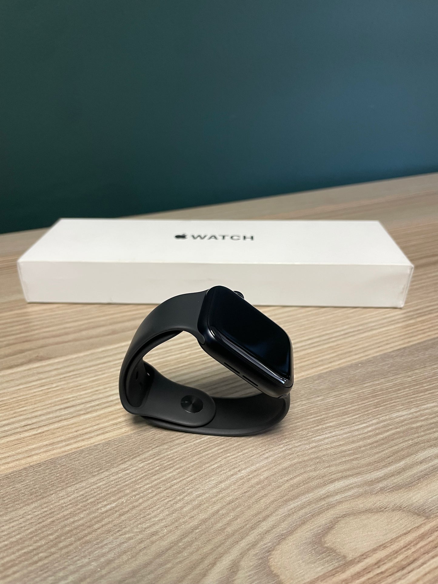 Apple Watch SE (3rd Gen) GPS + Cellular - 44mm Midnight (Pre-owned | A-Grade)