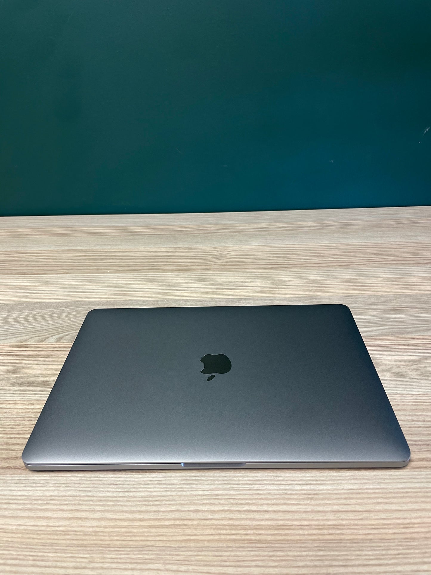 13-inch MacBook Pro (2017) Intel i5 256GB - Space Grey (Pre-owned | A-Grade)