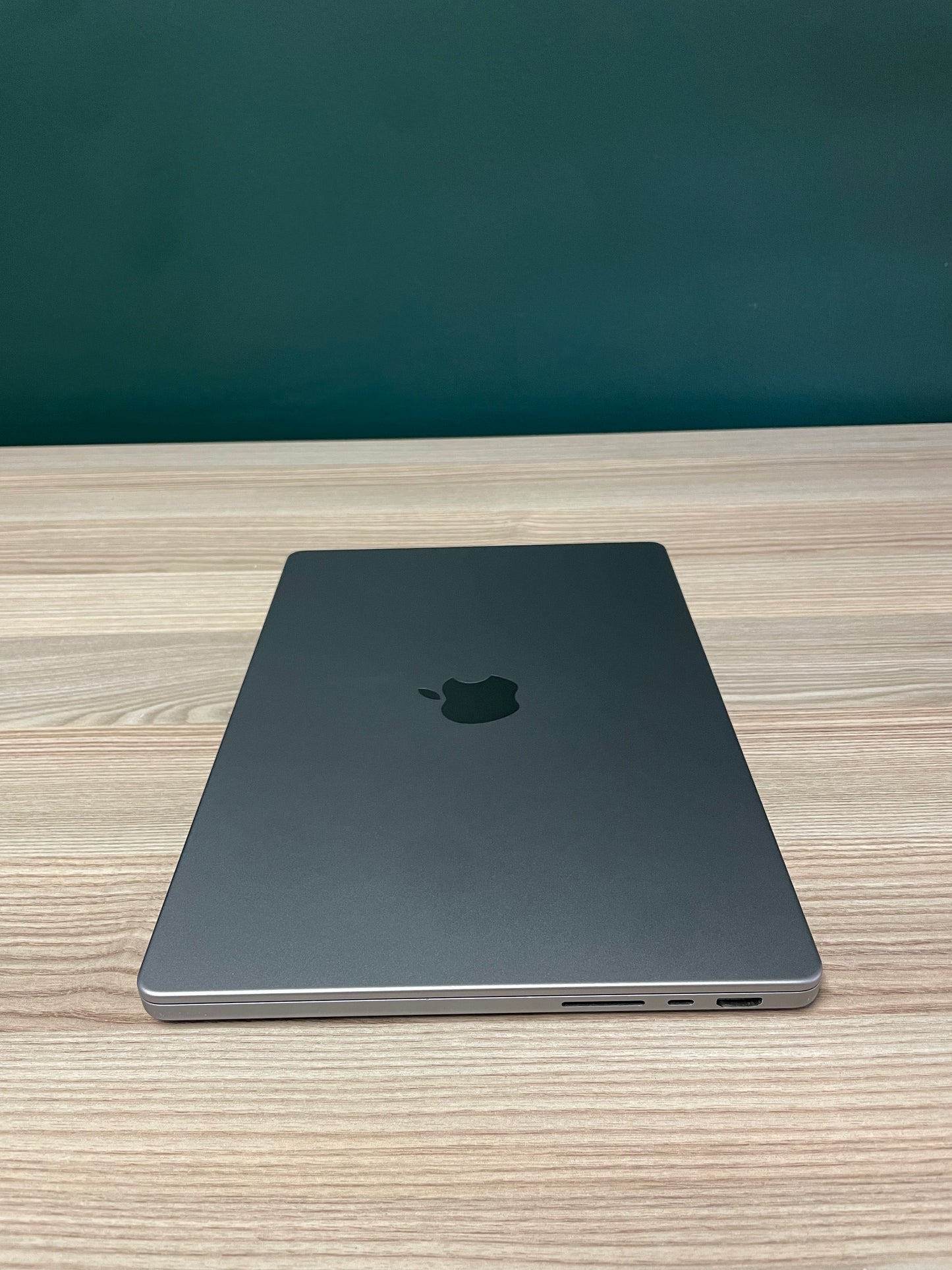 MacBook Pro 14-inch With M1 Pro Chip | 1TB | 16GB - Space Grey (Pre-owned | B-Grade)