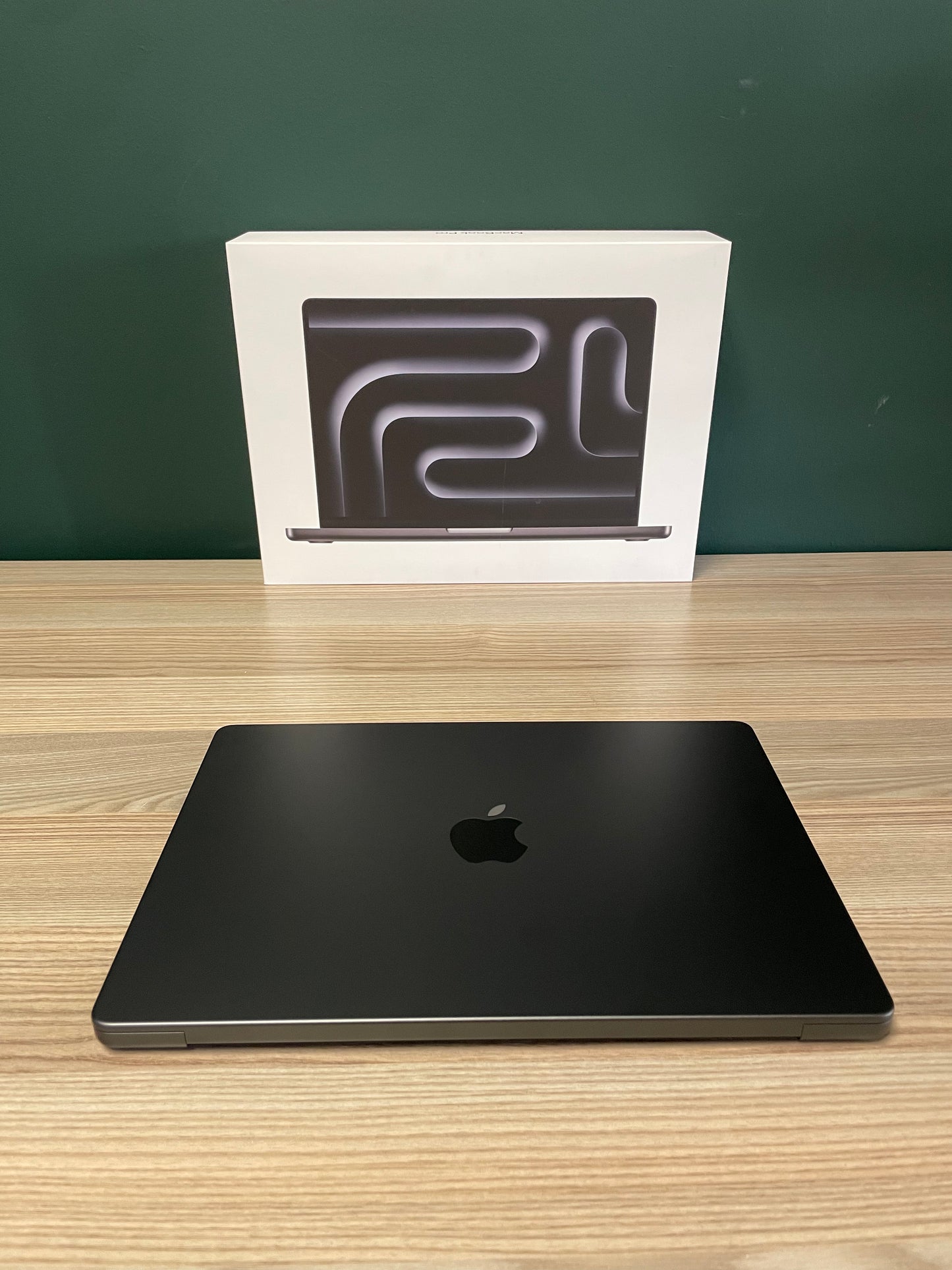 MacBook Pro 14-inch With M4 Pro Chip 512GB | 24GB - Space Black (Pre-owned | A-Grade Pristine)