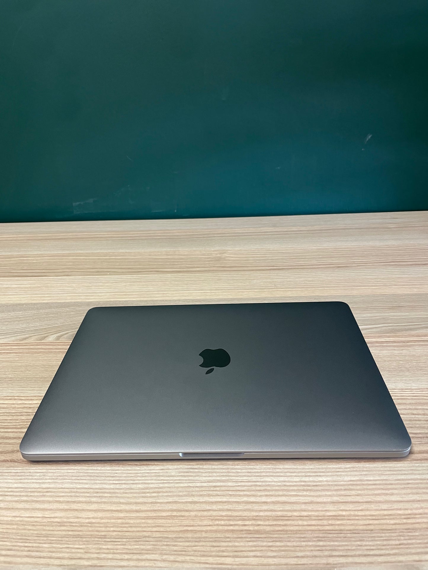 MacBook Pro 13-inch | M2 Chip | 256GB - Space Grey (Pre-owned | B-Grade)