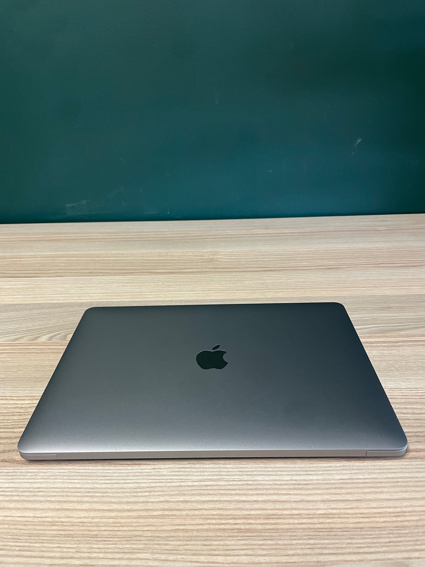 MacBook Pro 13-inch | M2 Chip | 256GB - Space Grey (Pre-owned | B-Grade)