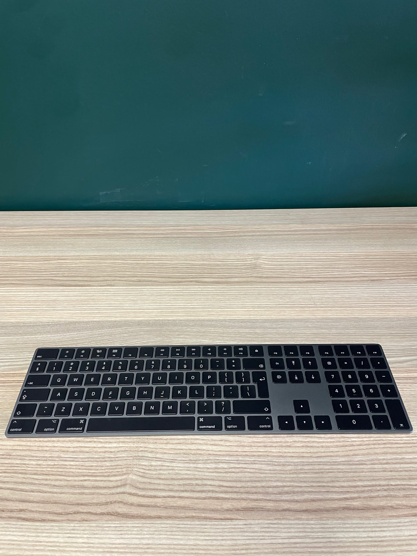 Magic Keyboard With Numeric Keypad - Black (Pre-owned | B-Grade)