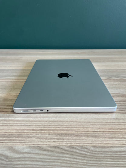 MacBook Pro 14-inch With M3 Chip 512GB - Silver (Pre-owned | B-Grade)