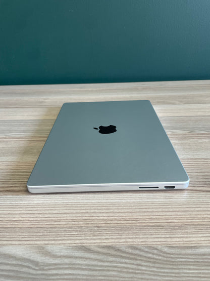 MacBook Pro 14-inch With M3 Chip 512GB - Silver (Pre-owned | B-Grade)