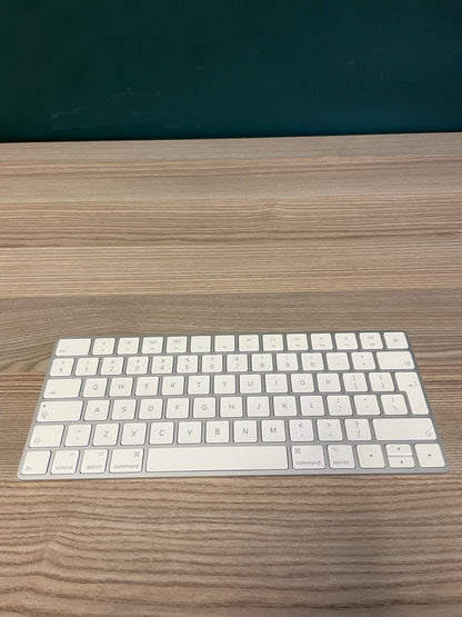 Apple Magic Keyboard - White (Pre-owned | B-Grade)