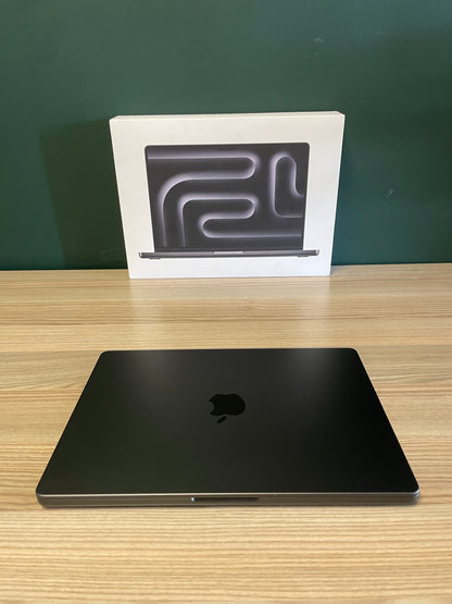 Apple MacBook Pro 14-inch With M5 Chip 512GB | 16GB - Space Black (Pre-owned |B-Grade)