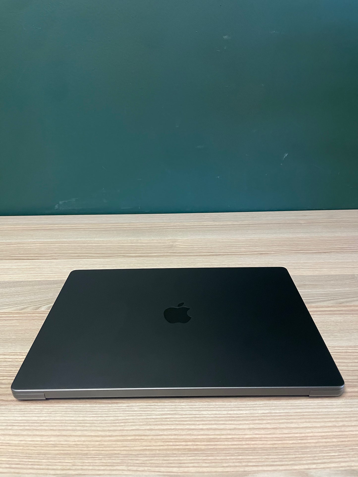 Apple MacBook Pro 16-inch With M3 Max Chip | 1TB | 36GB - Space Black (Pre-owned | B-Grade)