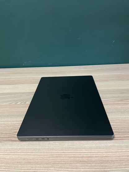 Apple MacBook Pro 16-inch With M3 Max Chip | 1TB | 36GB - Space Black (Pre-owned | B-Grade)