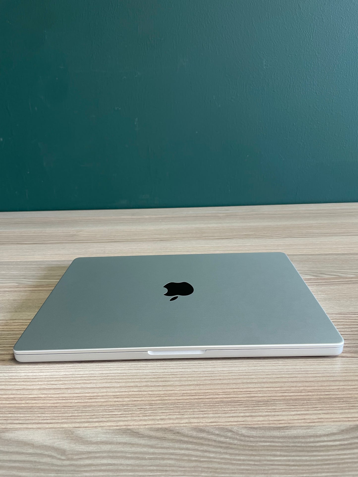 MacBook Pro 14-inch With M3 Chip 512GB - Silver (Pre-owned | B-Grade)