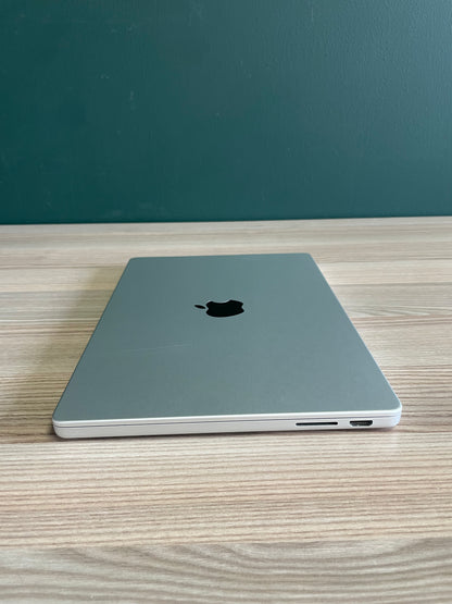 MacBook Pro 14-inch With M3 Chip 512GB - Silver (Pre-owned | B-Grade)