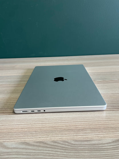 MacBook Pro 14-inch With M3 Chip 512GB - Silver (Pre-owned | B-Grade)