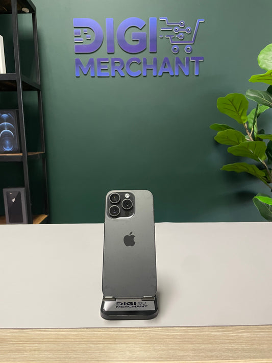 iPhone 15 Pro 128GB - Black Titanium (Pre-owned)