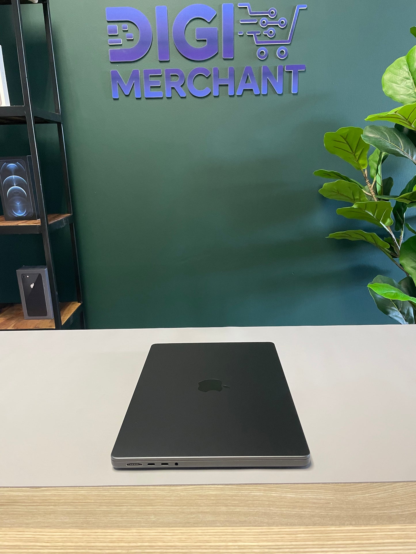 Apple MacBook Pro 14-inch With M4 Chip 512GB | 16GB - Space Black (Pre-owned | B-Grade)
