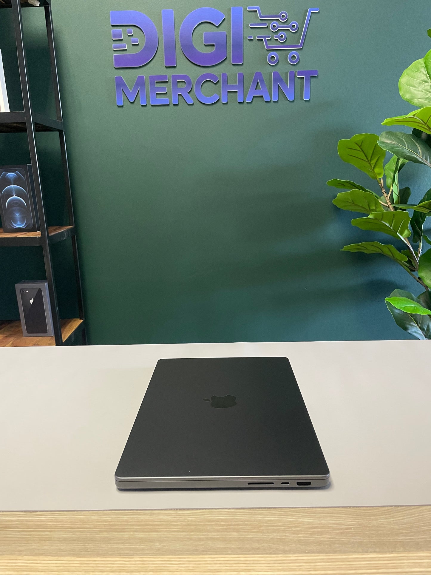 Apple MacBook Pro 14-inch With M4 Chip 512GB | 16GB - Space Black (Pre-owned | B-Grade)