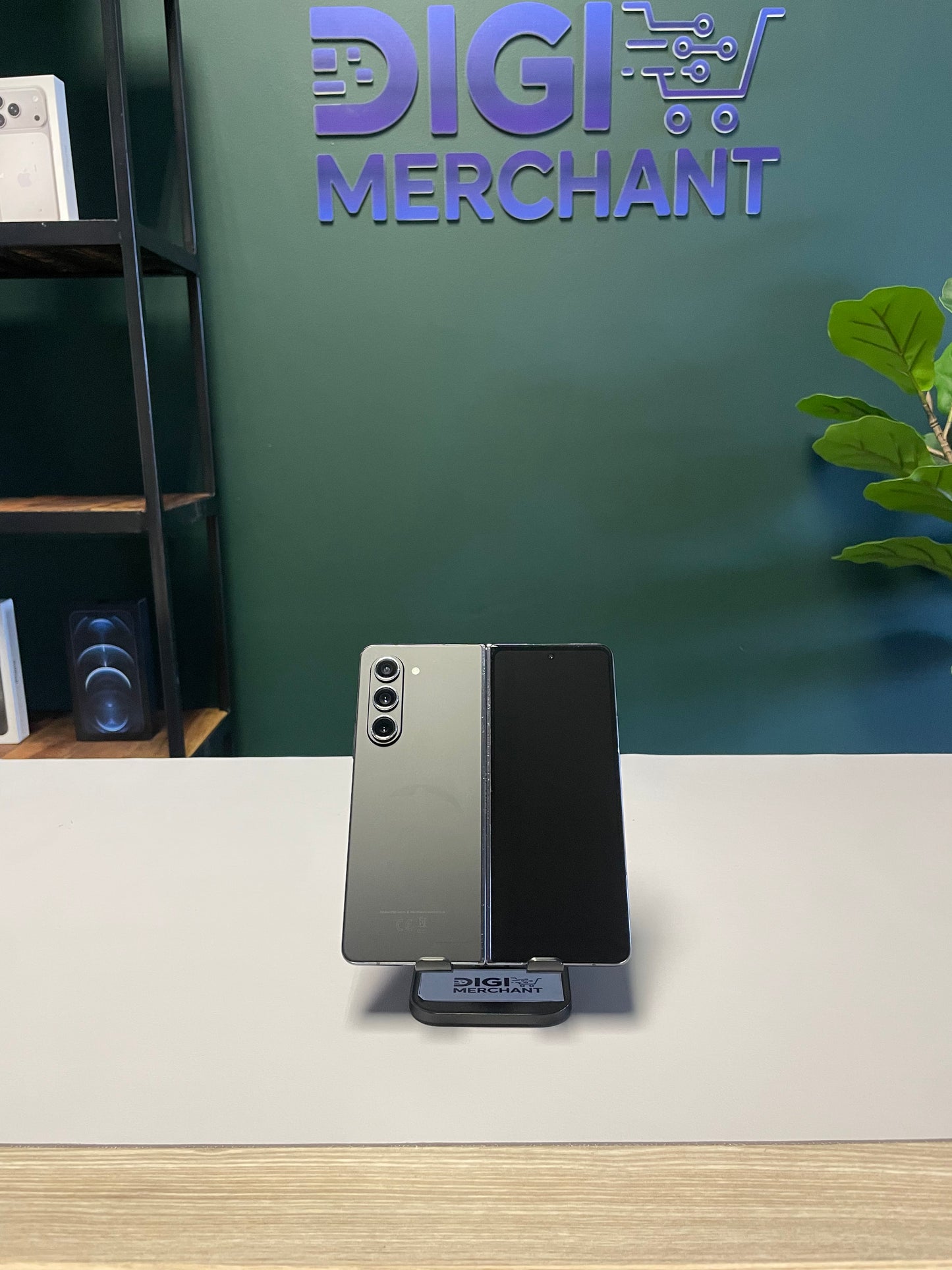 Samsung Galaxy Z Fold 5 256GB Phantom Black (Pre-owned | B-Grade)