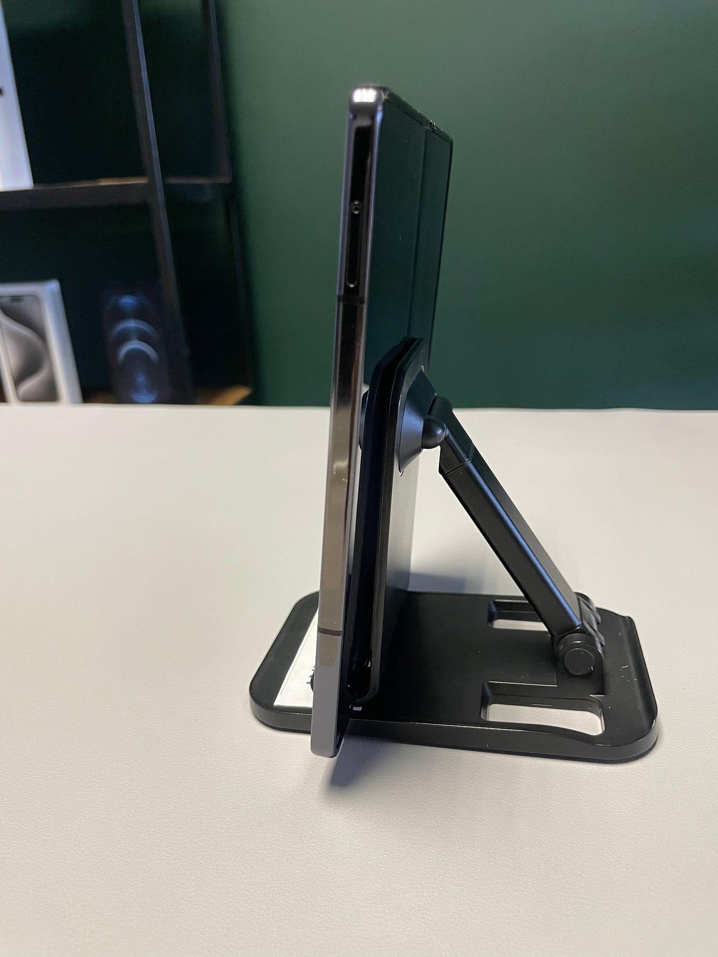 Samsung Galaxy Z Fold 5 256GB Phantom Black (Pre-owned | B-Grade)