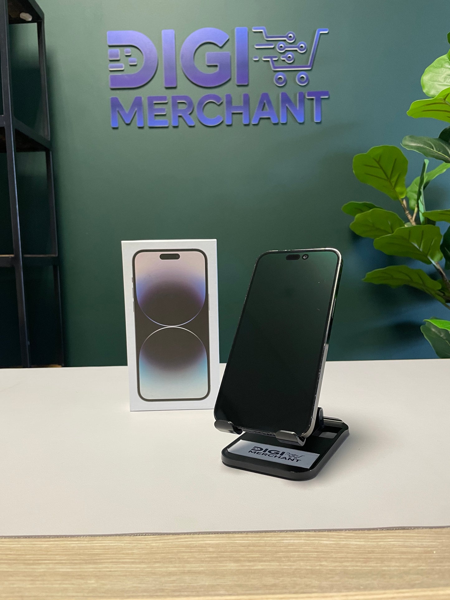 Apple iPhone 14 Pro Max 128GB - Space Black (Pre-owned | B-Grade)