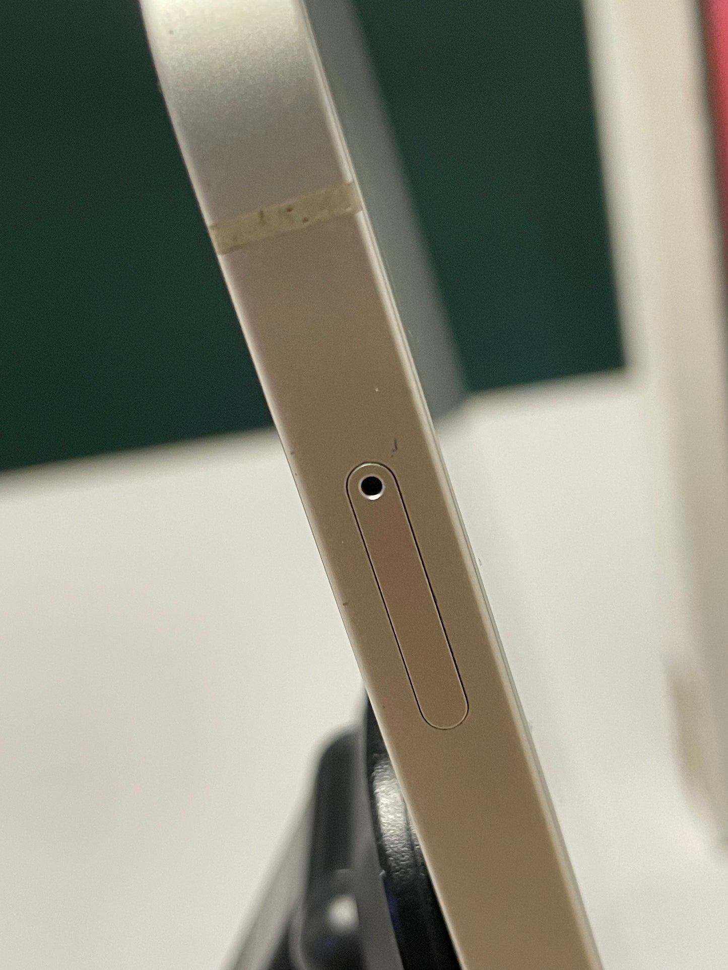 iPhone 14 128GB - Starlight (Pre-owned | B-Grade)