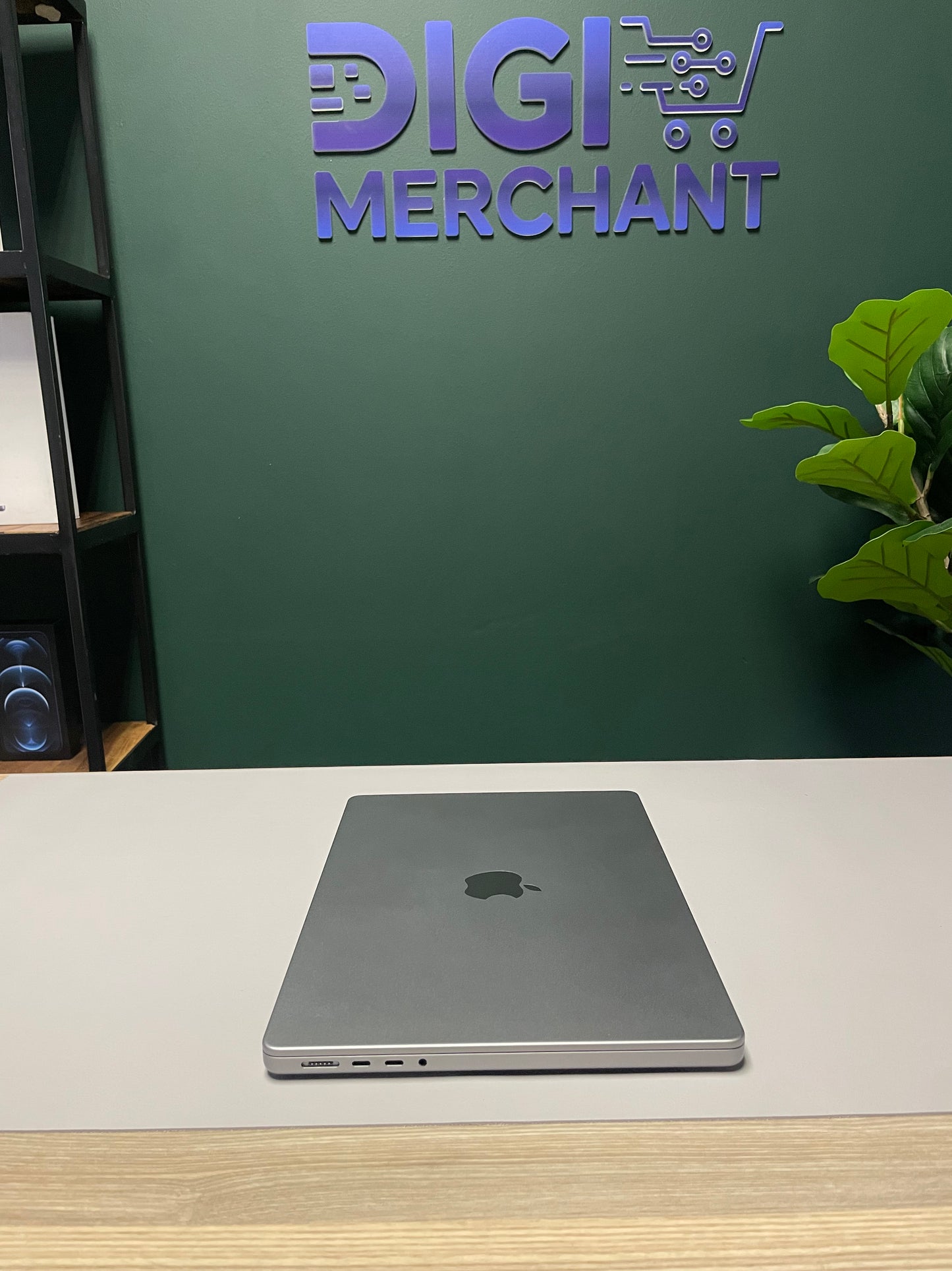 Apple MacBook Pro 14-inch With M3 Chip 512GB - Space Grey (Pre-owned | A-Grade)