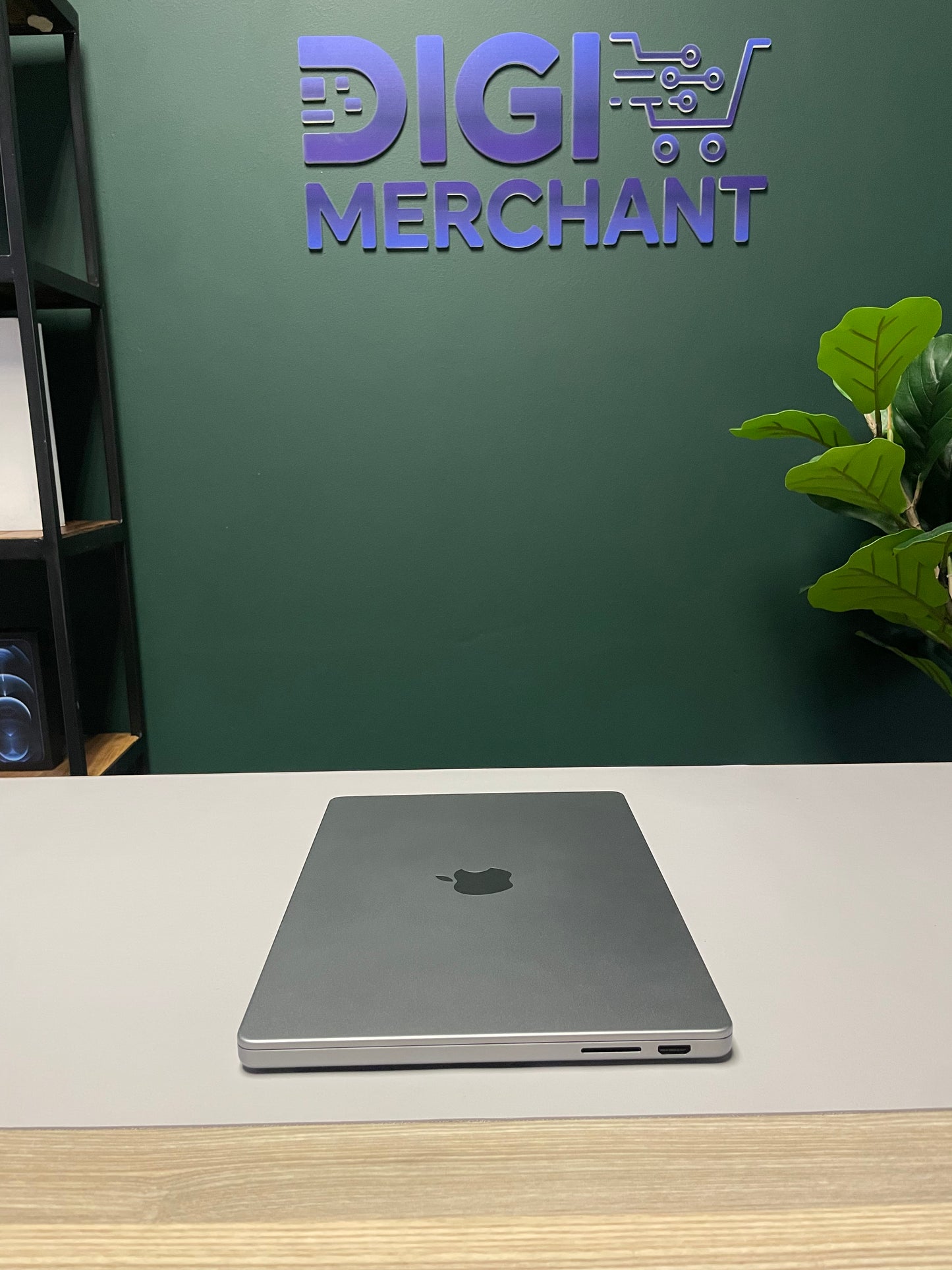 Apple MacBook Pro 14-inch With M3 Chip 512GB - Space Grey (Pre-owned | A-Grade)