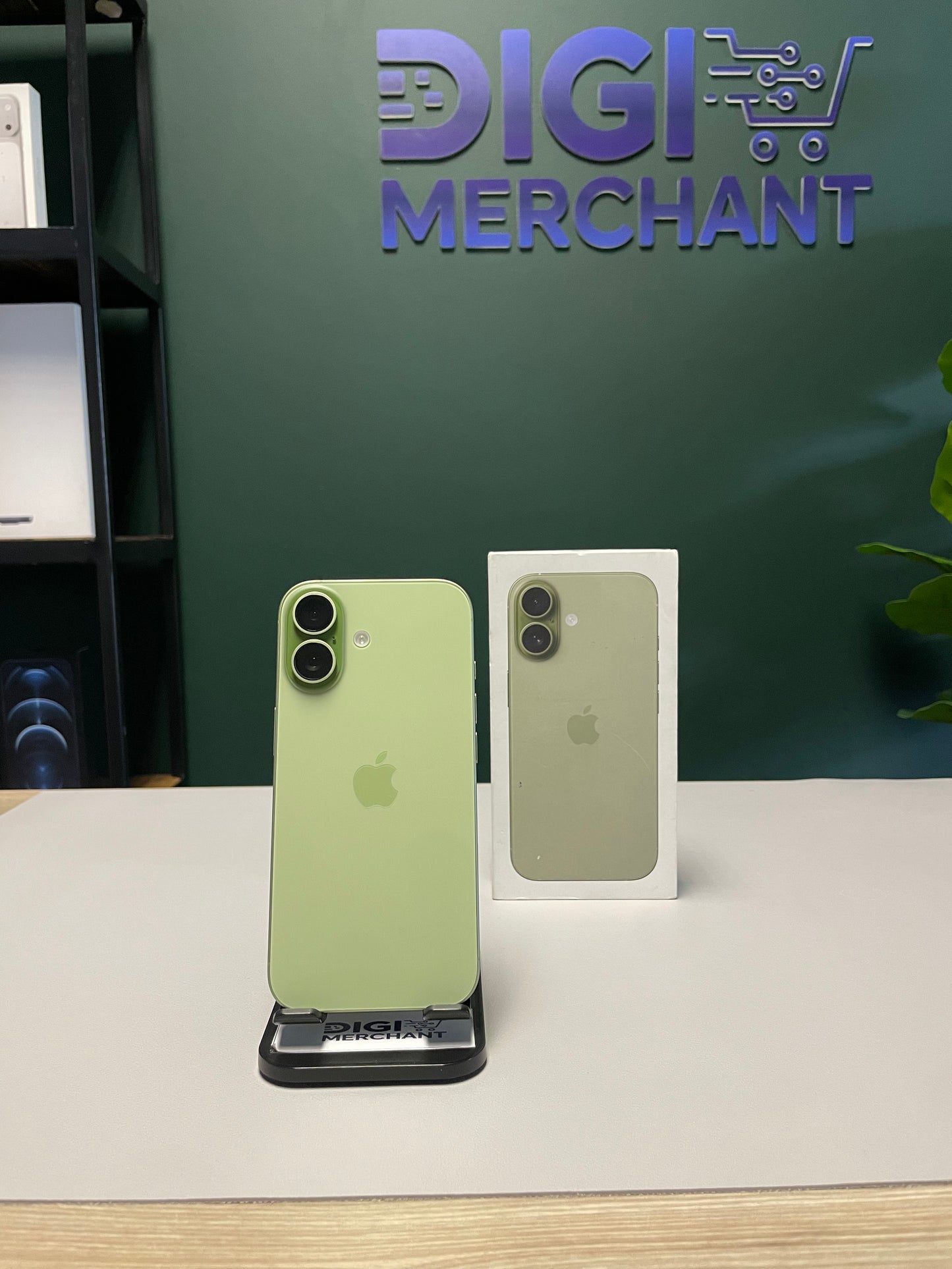 Apple iPhone 17 256GB - Sage (Pre-owned | A-Grade)