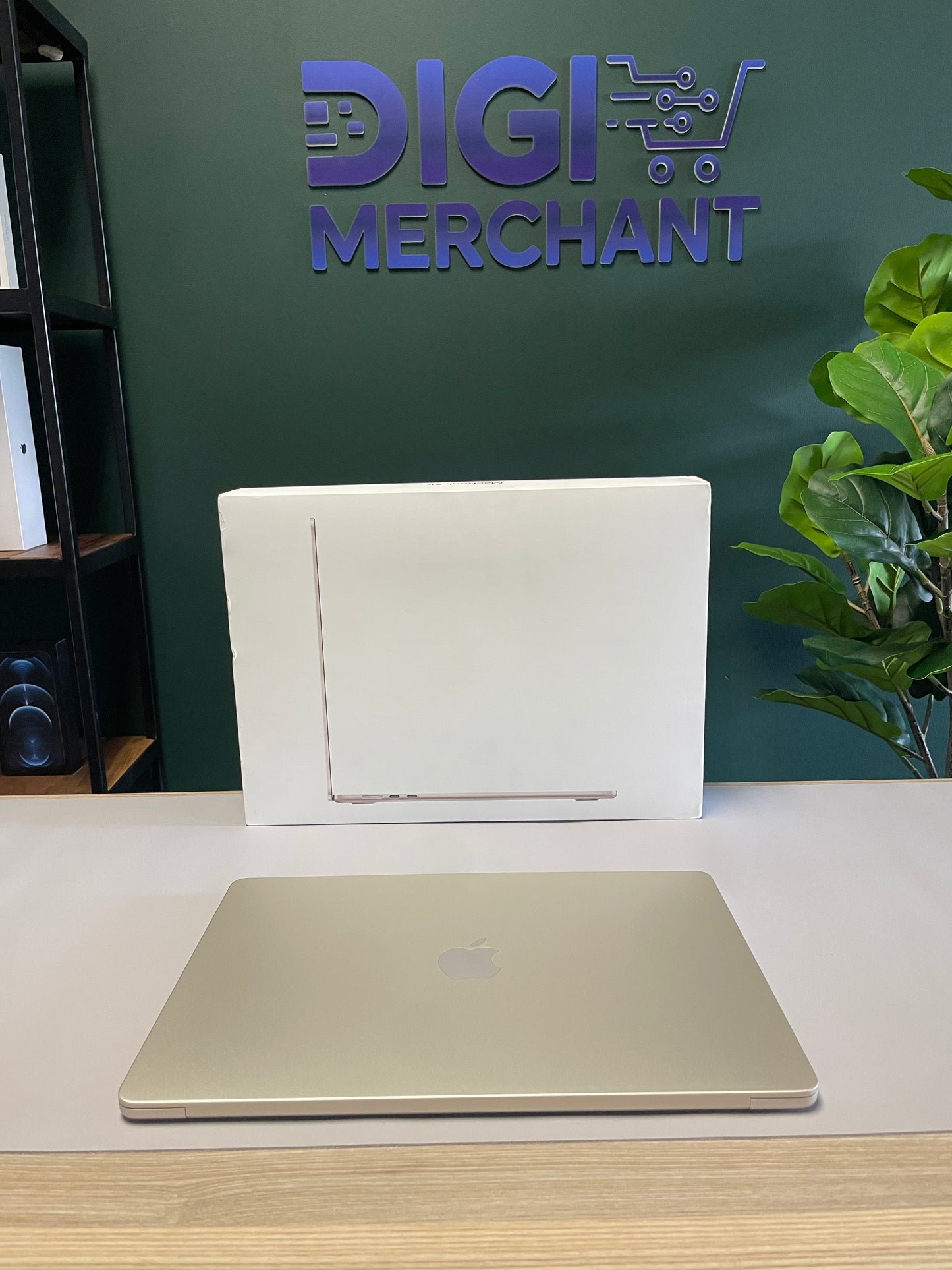 MacBook Air 15-inch | M5 Chip | 1TB | 16GB- Starlight (Pre-owned | A-Grade)