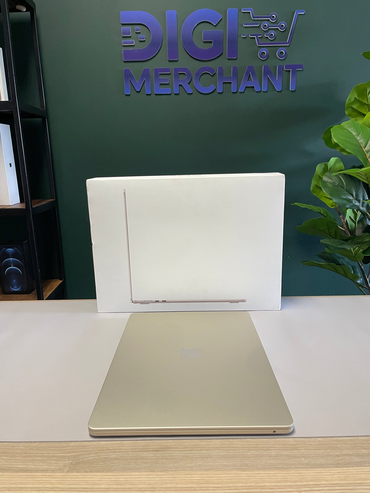 MacBook Air 15-inch | M5 Chip | 1TB | 16GB- Starlight (Pre-owned | A-Grade)