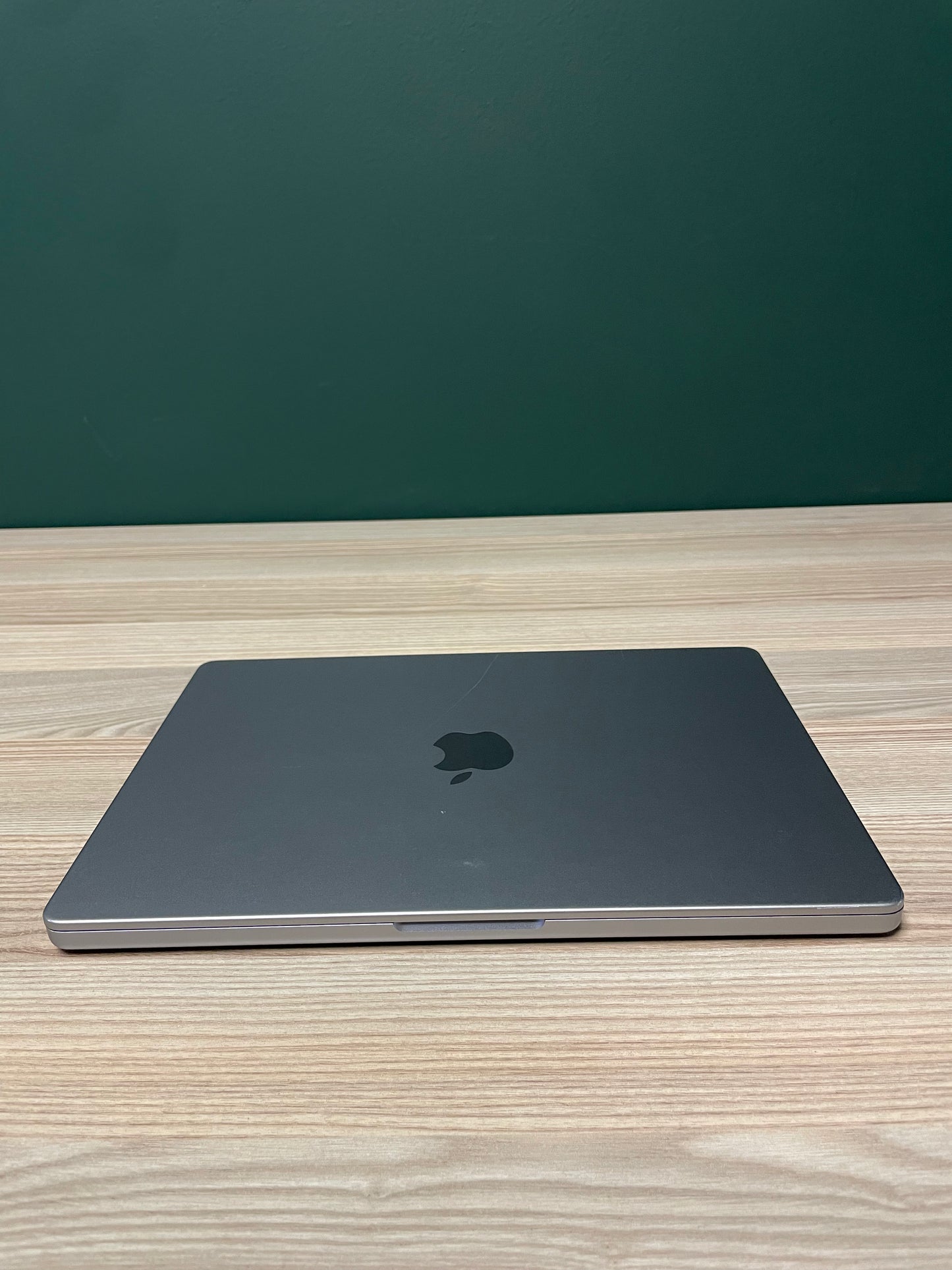 MacBook Pro 14-inch With M3 Chip 512GB - Space Grey  (Pre-owned |C-Grade)