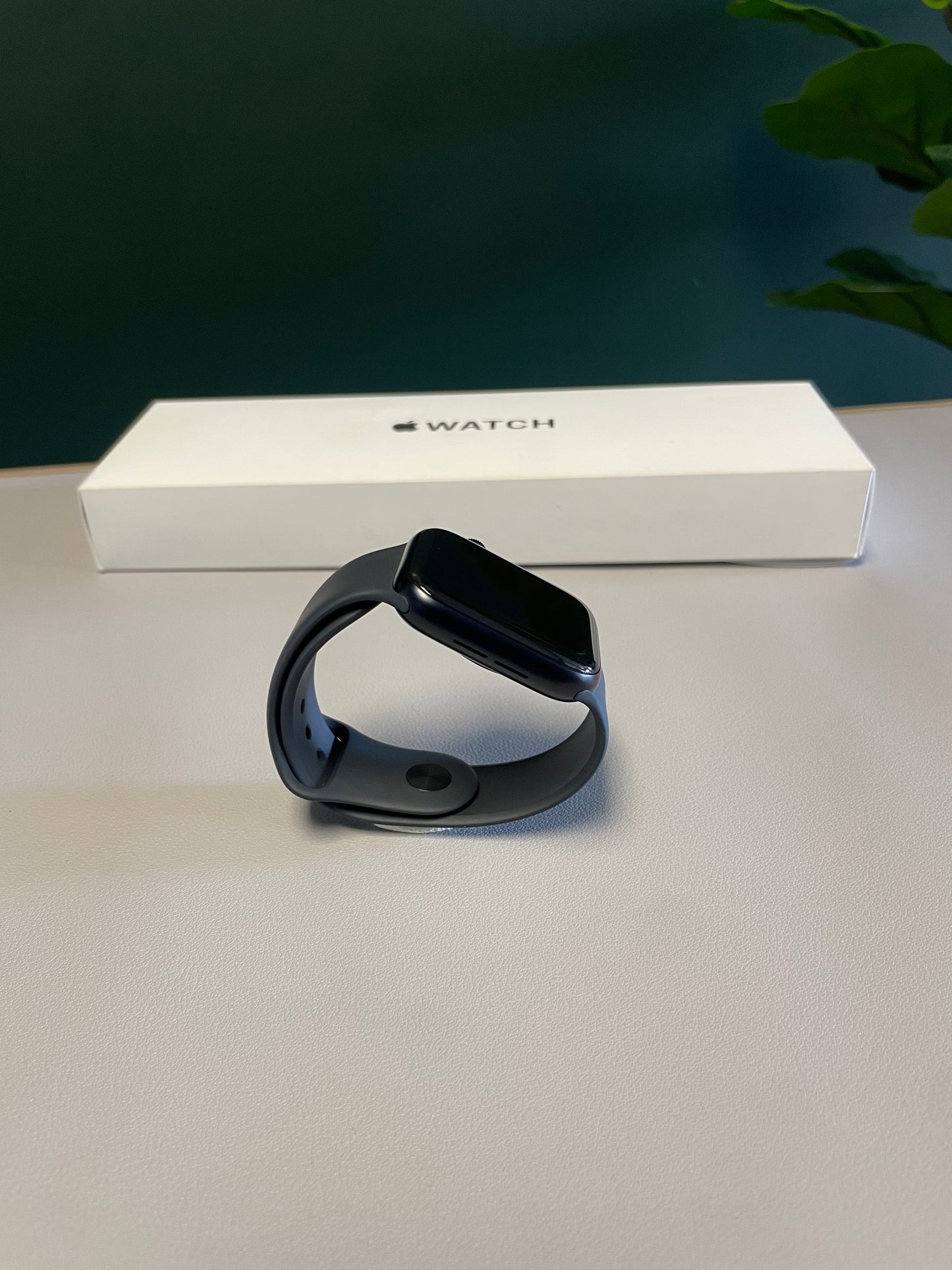 Apple Watch SE (3rd Gen) GPS + Cellular - 44mm Midnight (Pre-owned | A-Grade)