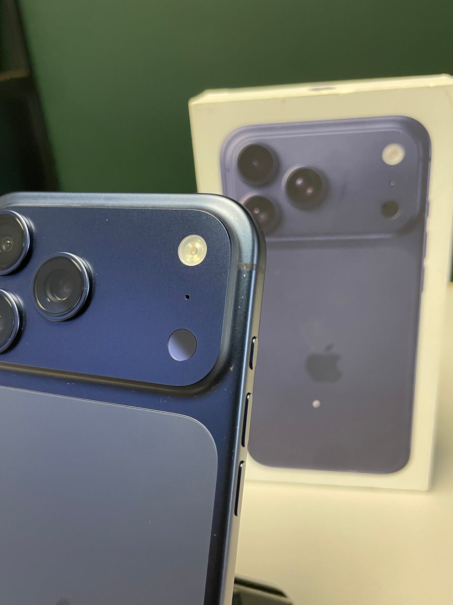 iPhone 17 Pro Max 256GB - Deep Blue (Pre-owned | B-Grade)