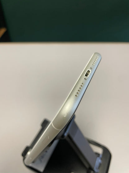 iPhone XR 64GB - White (Pre-owned | B-Grade)