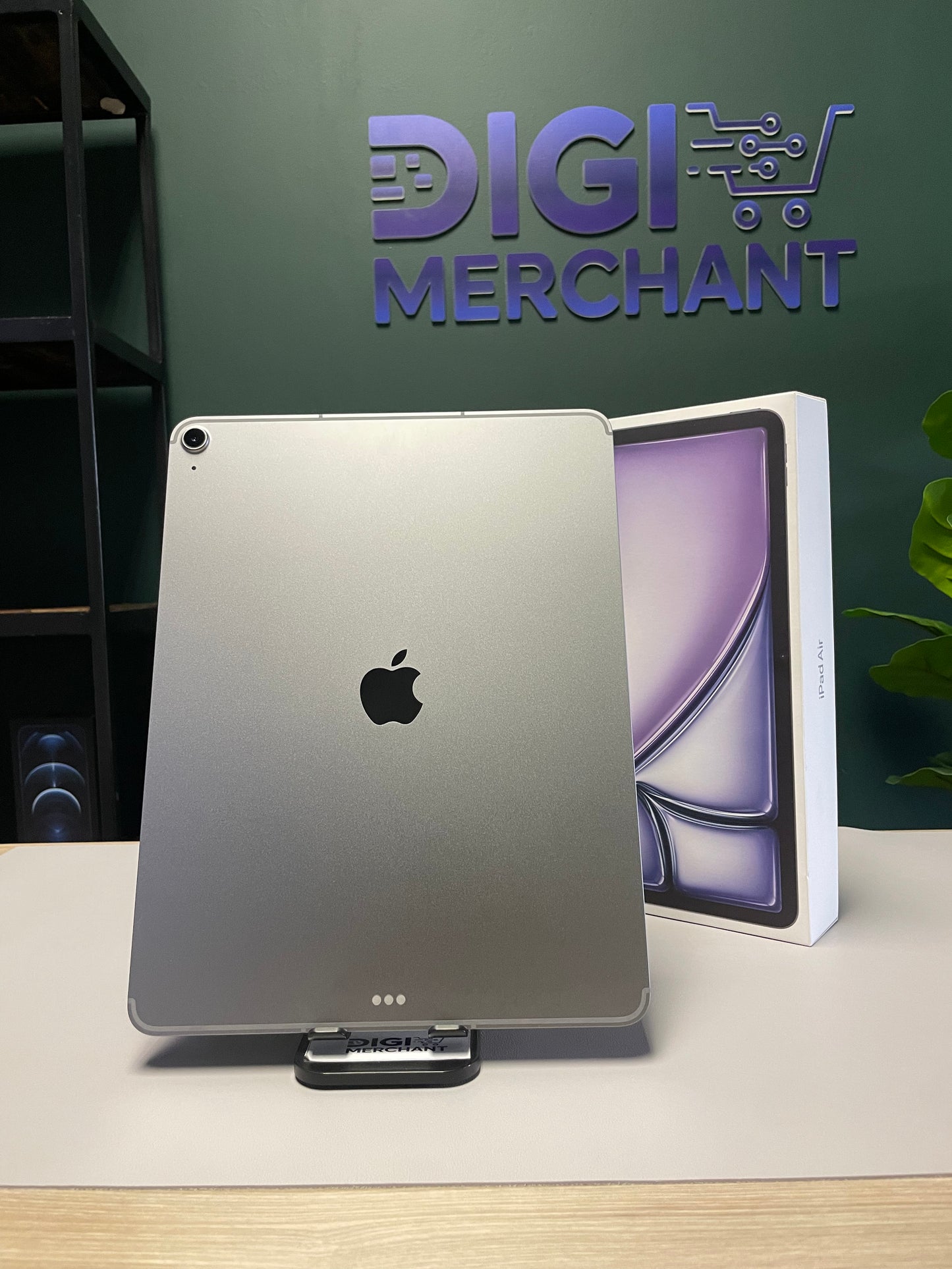 iPad Air 13-inch M3 | Wi-Fi + Cellular | 256gb - Space Grey (Pre-owned |A-Grade Pristine)