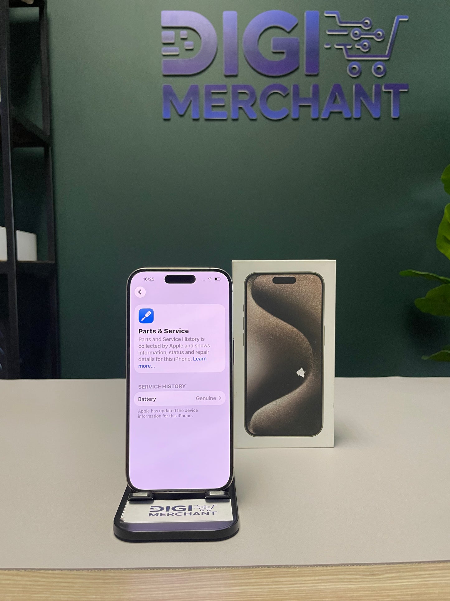 iPhone 15 Pro 256GB - Natural Titanium (Pre-owned | B-Grade)