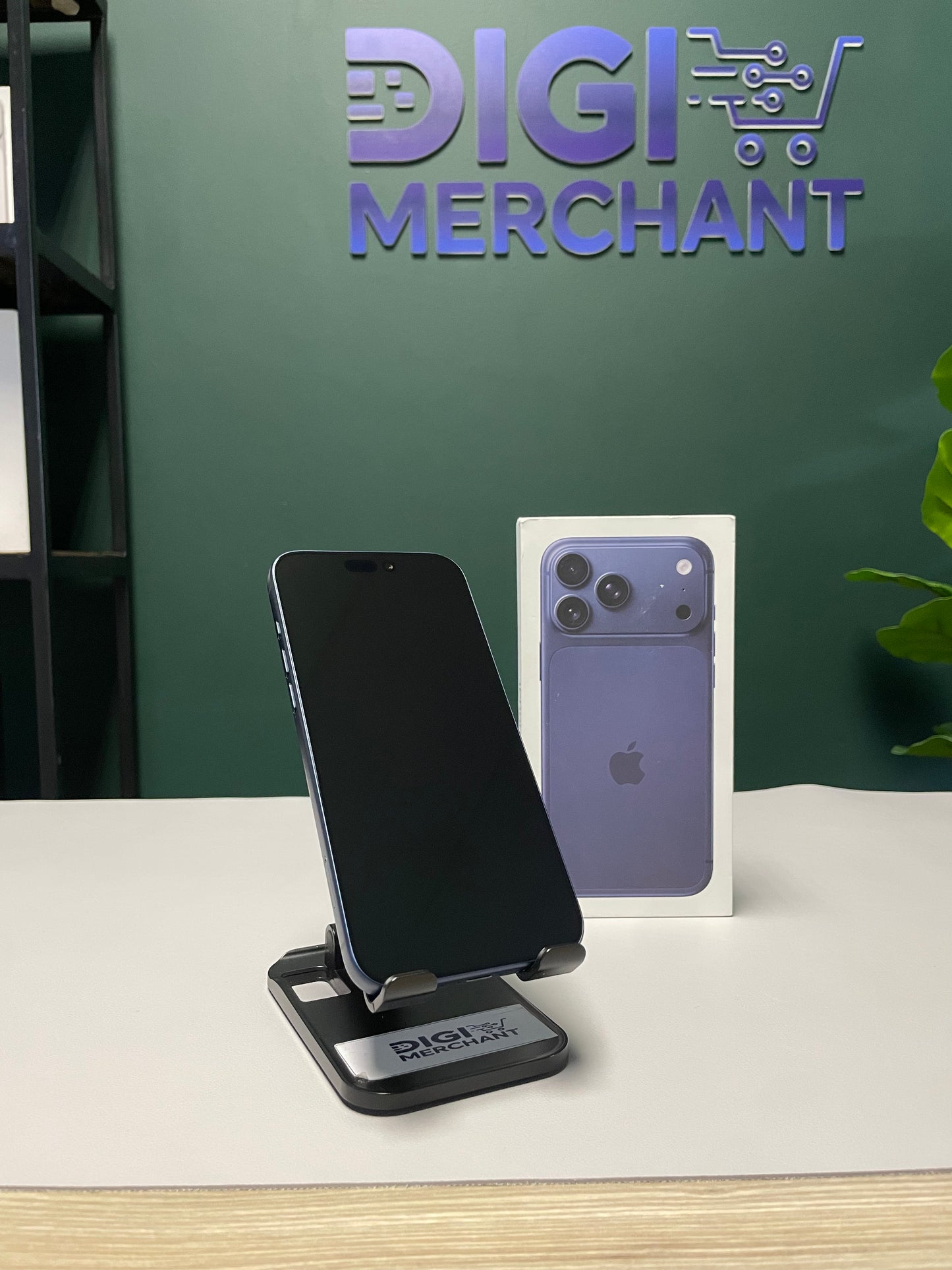 iPhone 17 Pro Max 256GB - Deep Blue (Pre-owned | A-Grade Pristine)