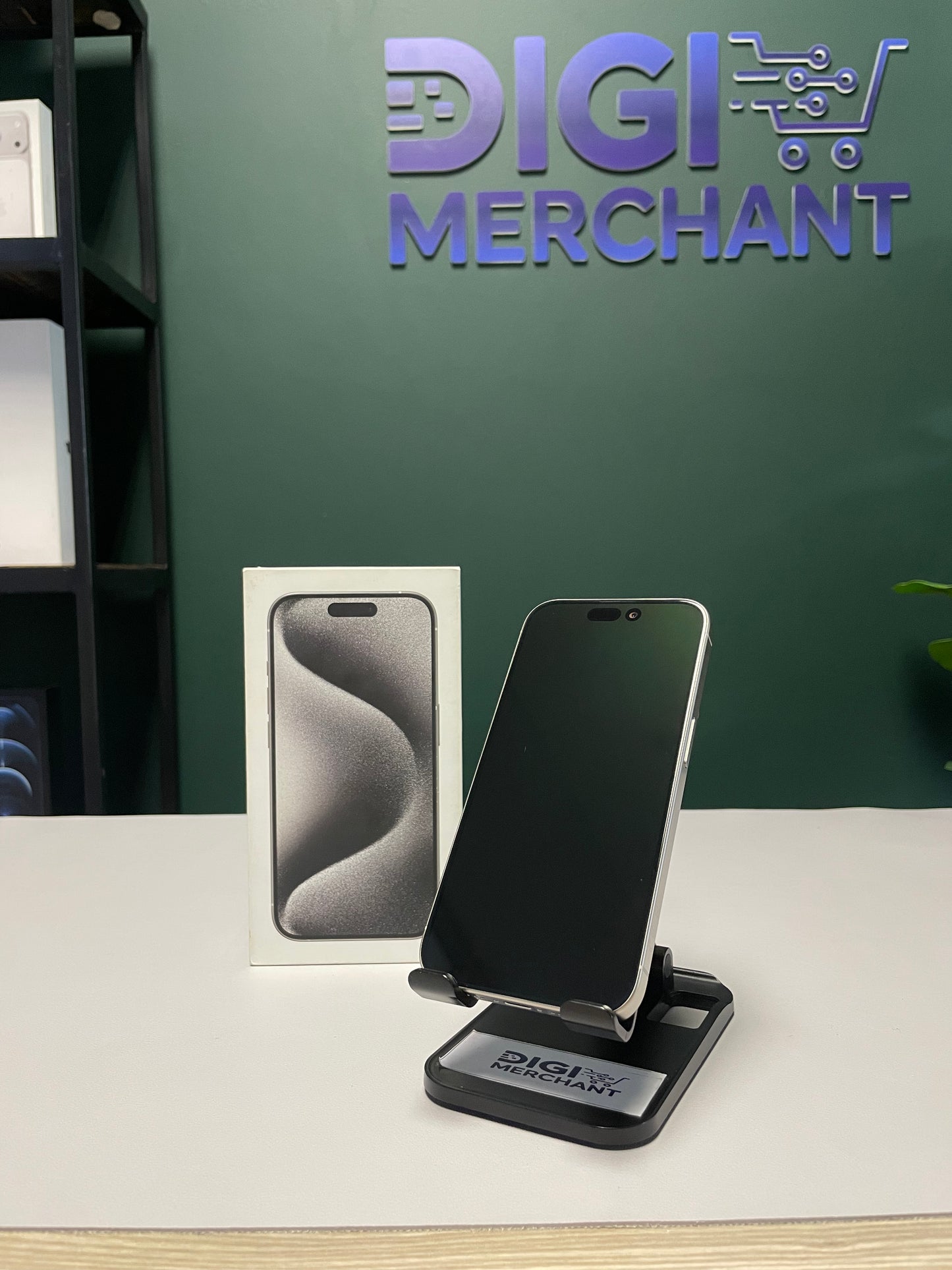 iPhone 15 Pro 256GB - White Titanium (Pre-owned | A-Grade)