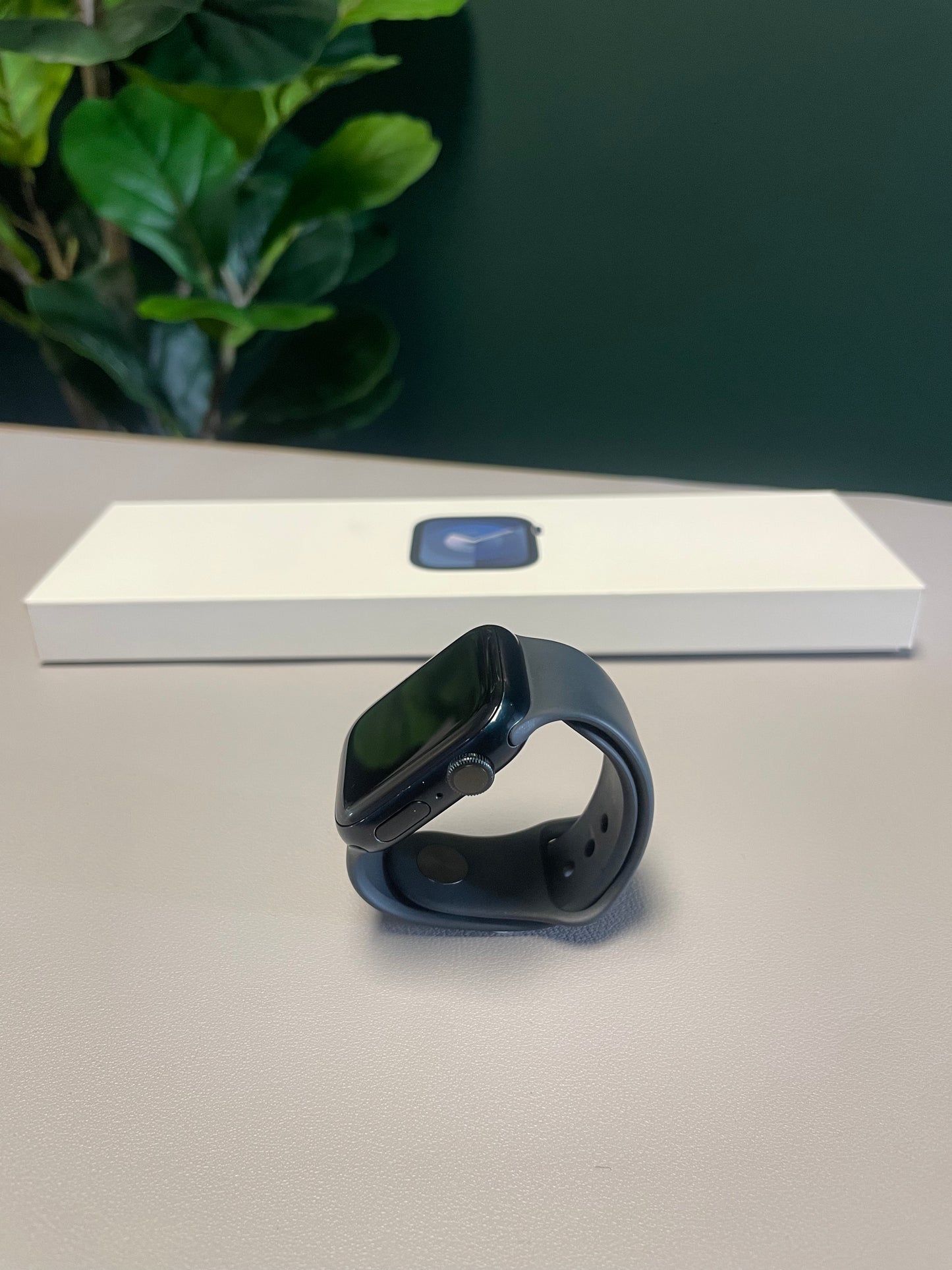 Apple Watch Series 9 GPS - 41mm Midnight (Pre-owned | B-Grade)