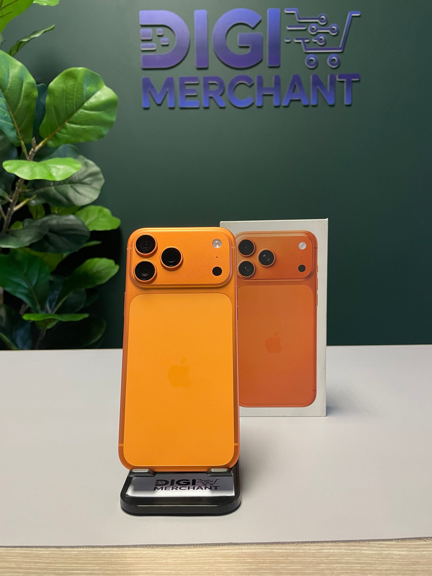 iPhone 17 Pro Max 256GB - Cosmic Orange (Pre-owned | A-Grade)